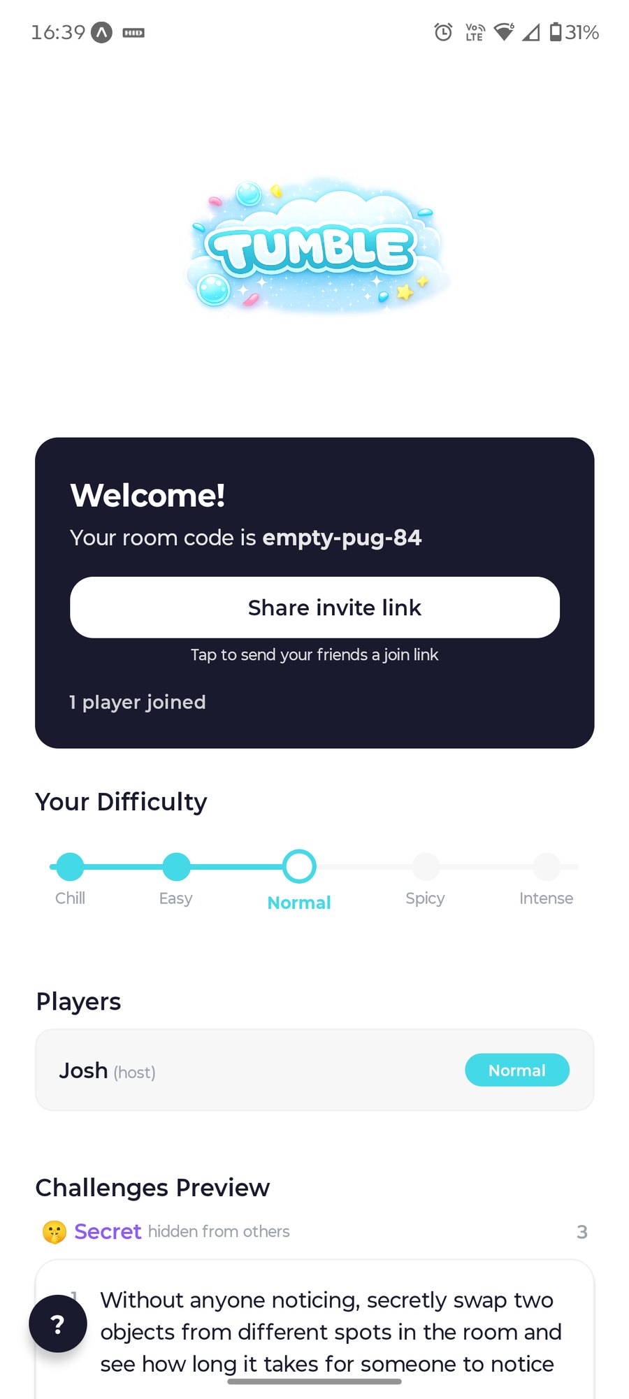 The game lobby with room code, share invite link, players and difficulty